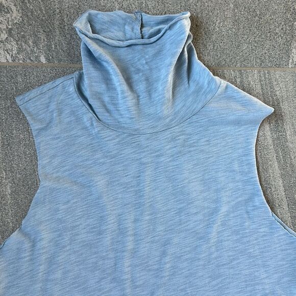 NWT Chaser Gauze Jersey Mock Neck Muscle Tank w/ Raw Edge Hem Light Blue Small - Picture 3 of 13